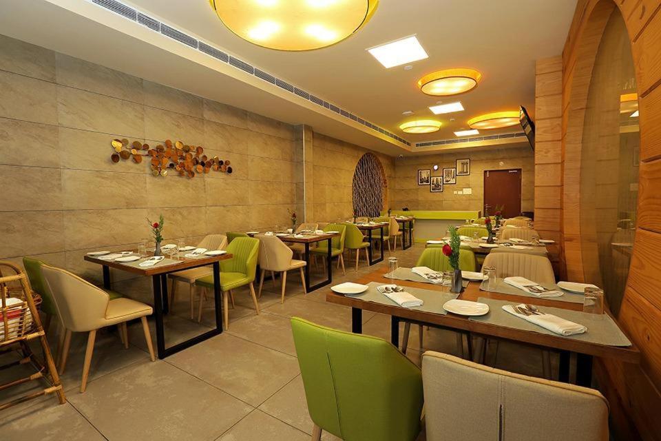 Hotel New York Square Kottayam Eksteriør billede