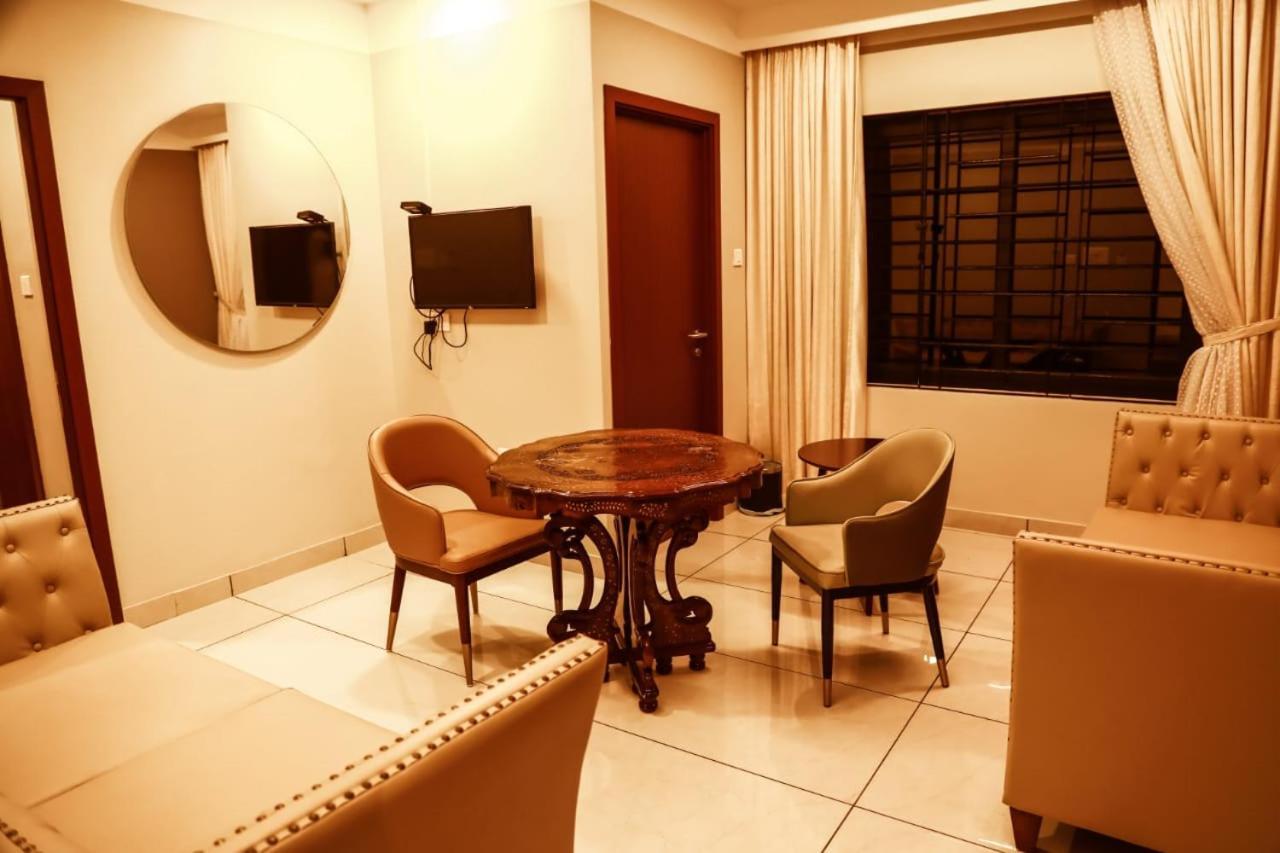 Hotel New York Square Kottayam Eksteriør billede